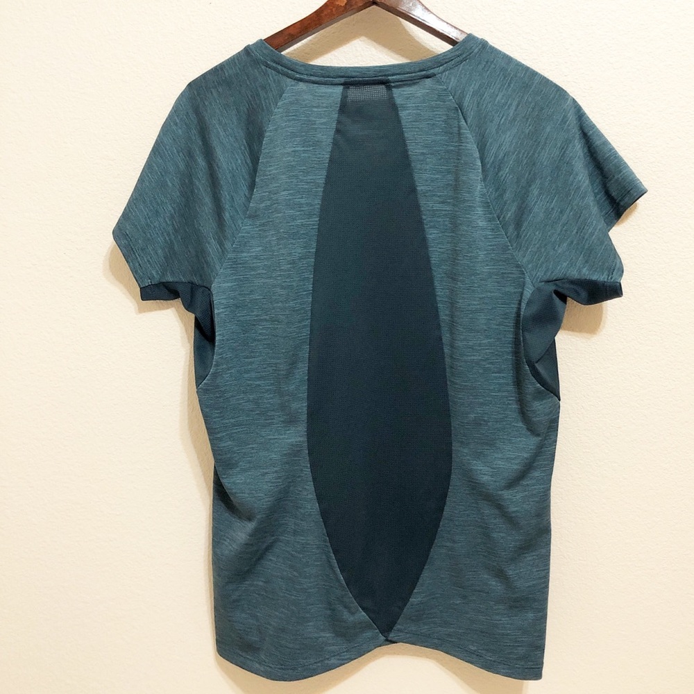 The North Face | Women’s FlashDry Workout Shirt M - Picture 6 of 8